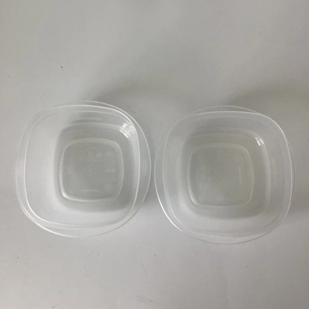 2 Rubbermaid Premier Square Food Storage Container 1.25 cups 7J5635 w/ Blue‎ Lid